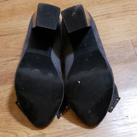 Heels - Picture 2 of 4